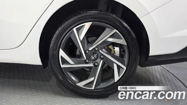 Hyundai AVANTE Новый Avante (CN7) — Фото автомобиля 17