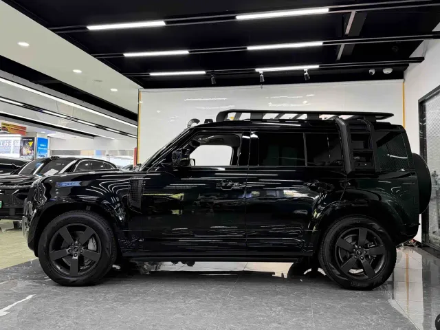 Land Rover Defender — Фото автомобиля 4