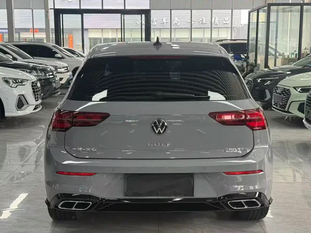 Volkswagen Golf — Фото автомобиля 11