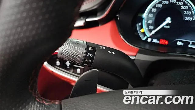Genesis GV70 — Фото автомобиля 25