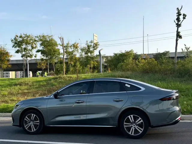 Geely Galaxy Stellar 6 — Фото автомобиля 3