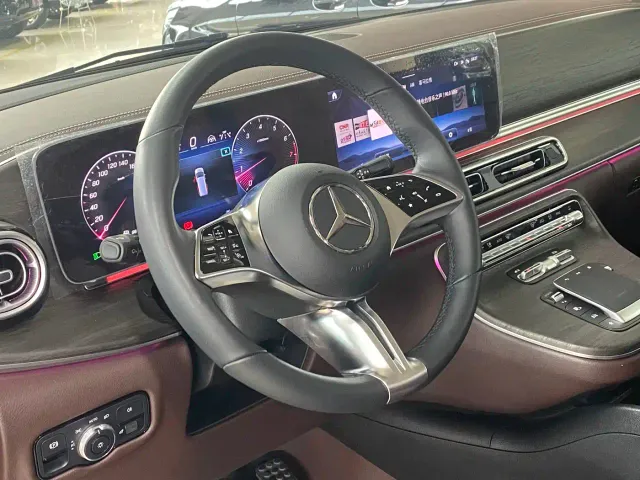 Mercedes-Benz V-Class — Фото автомобиля 3
