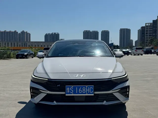 Hyundai Elantra — Фото автомобиля 2