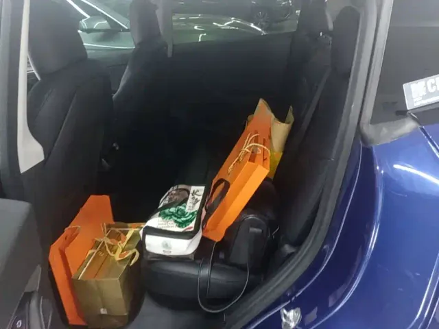 Tesla Model Y — Фото автомобиля 15