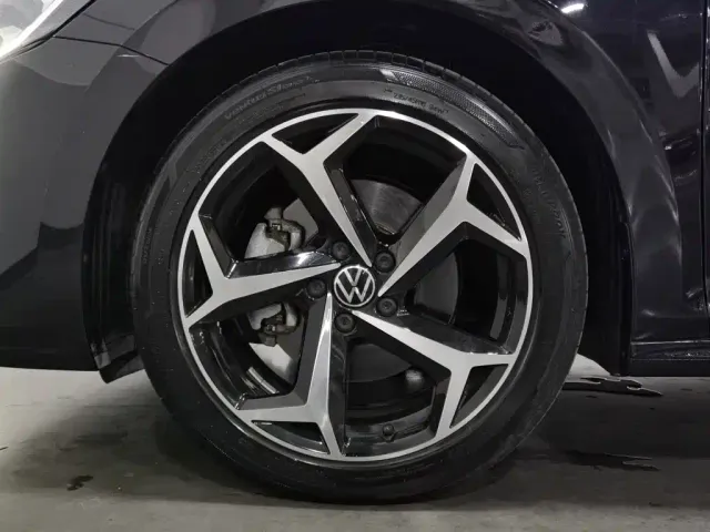Volkswagen Passat — Фото автомобиля 17