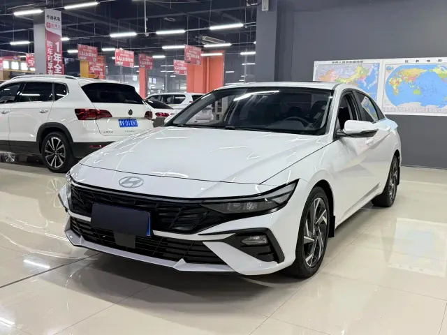 Фотография автомобиля — Hyundai Elantra