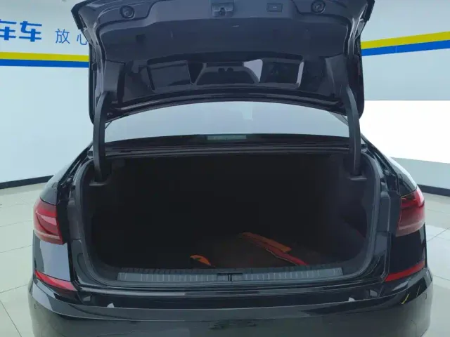 Volkswagen Passat — Фото автомобиля 4