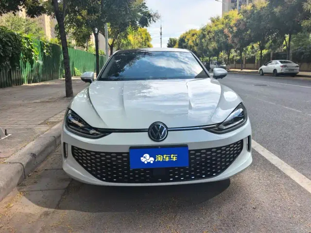 Фотография автомобиля — Volkswagen Lamando