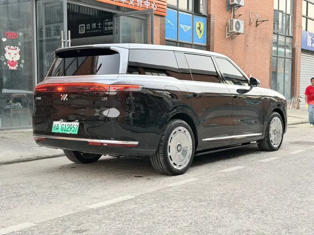IM Motors LS9 — Фото автомобиля 15