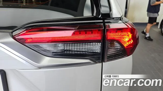 Toyota RAV4 — Фото автомобиля 21