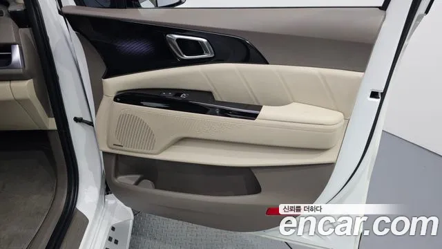 Kia Carnival Generation 4 — Фото автомобиля 25