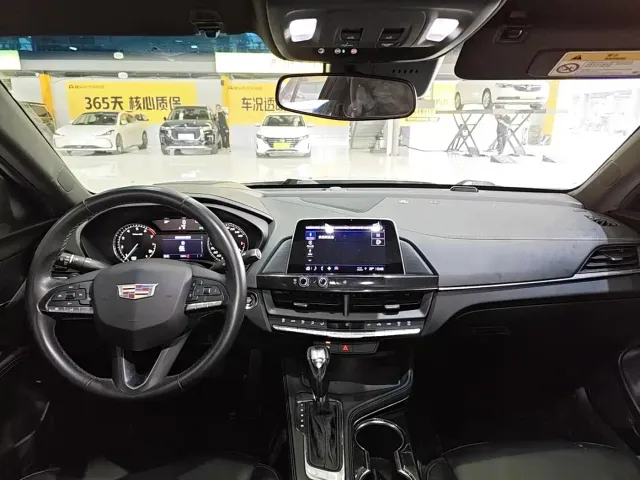 Cadillac CT4 — Фото автомобиля 2