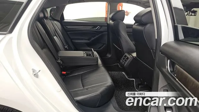 Honda Accord Accord 10 поколение 1.5 Turbo — Фото автомобиля 11