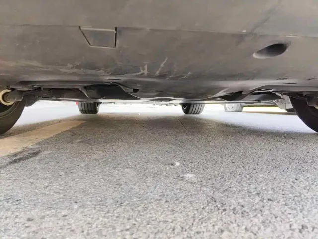 Tesla Model Y — Фото автомобиля 11