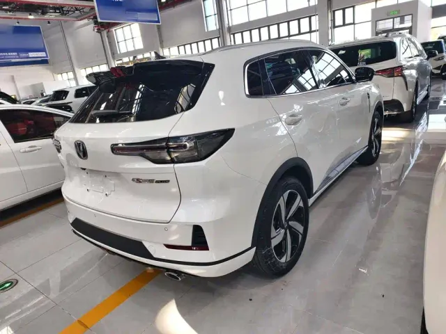Changan CS55 Plus — Фото автомобиля 9
