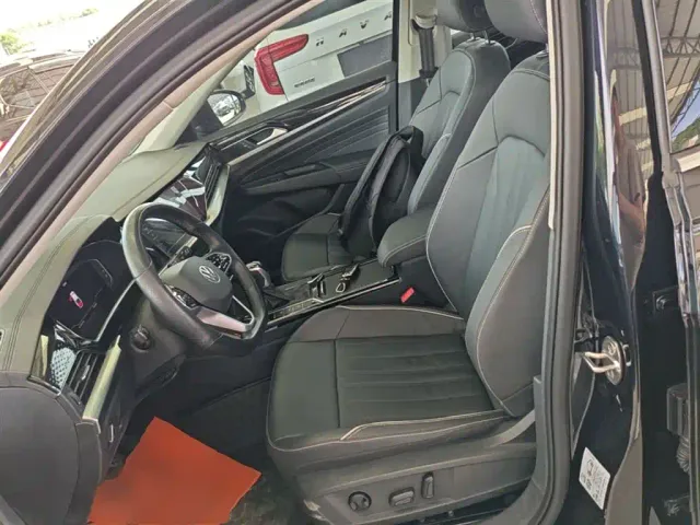 Volkswagen Passat — Фото автомобиля 14