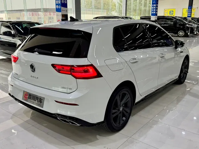 Volkswagen Golf — Фото автомобиля 11