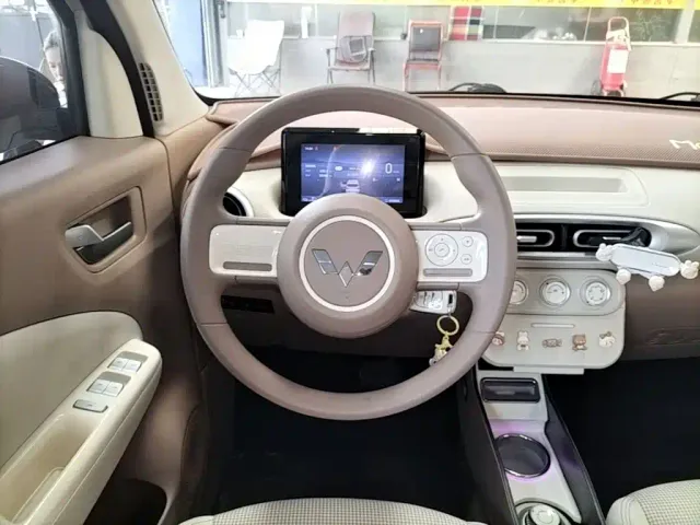 Wuling Hongguang Mini EV — Фото автомобиля 10