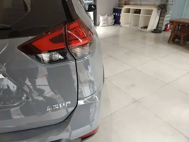 Nissan X-Trail — Фото автомобиля 7