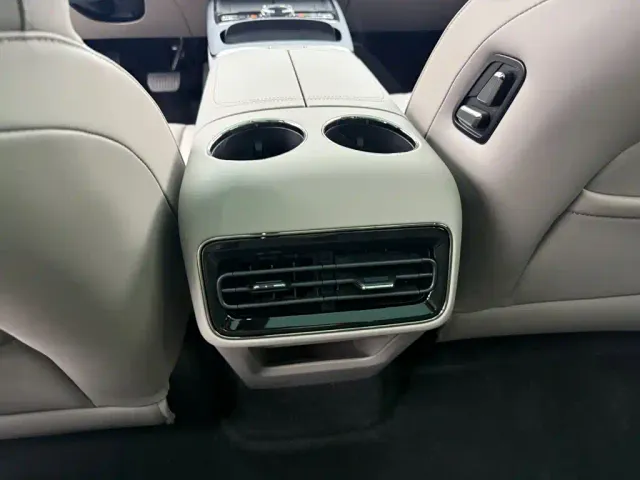 Geely Galaxy Xingyao 8 — Фото автомобиля 8