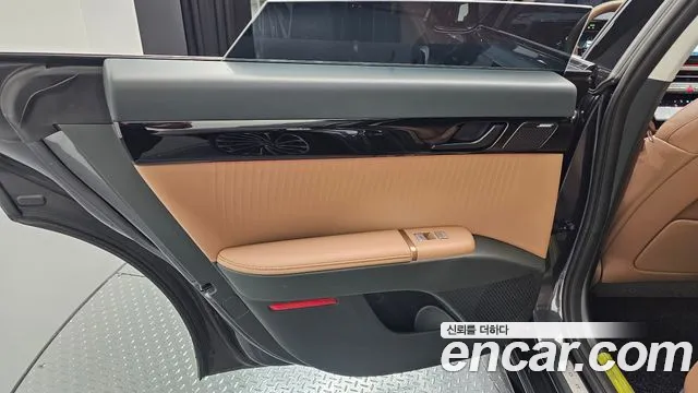 Hyundai Grandeur GN7 — Фото автомобиля 25