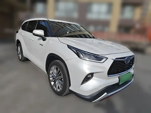 Toyota Highlander — Фото автомобиля 23