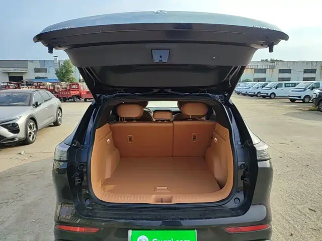 Dongfeng Aeolus Dongfeng Aeolus L8 2025 Plug-in Hybrid — Фото автомобиля 18