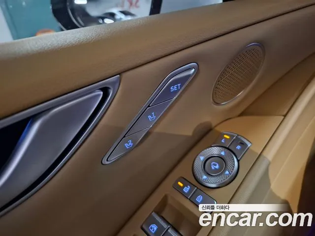 Genesis G80 Бензин 2.5 турбо AWD — Фото автомобиля 14