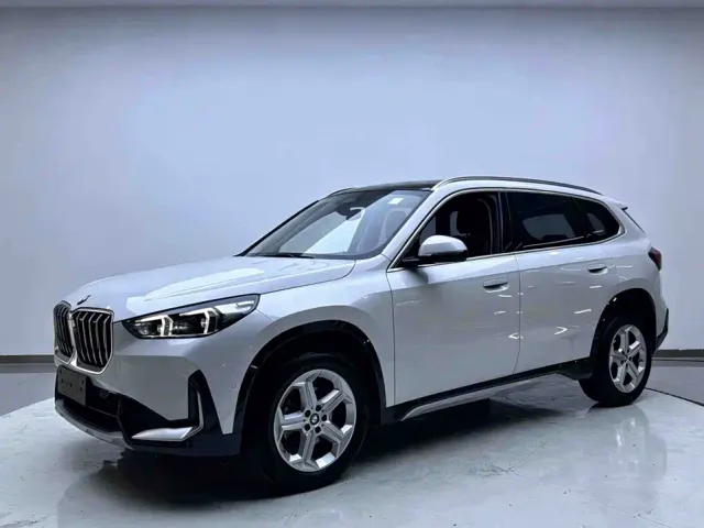 Фотография автомобиля — BMW X1
