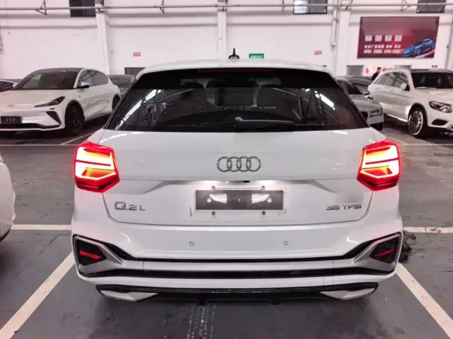 Audi Q2L — Фото автомобиля 5