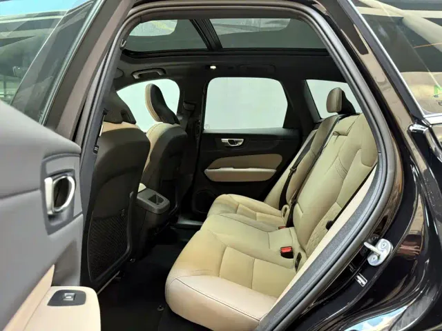 Volvo XC60 — Фото автомобиля 10