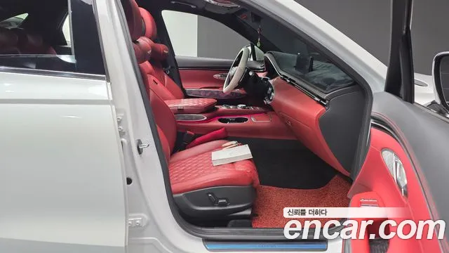 Genesis GV70 — Фото автомобиля 16