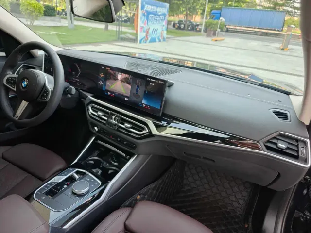 BMW 3 Series — Фото автомобиля 5
