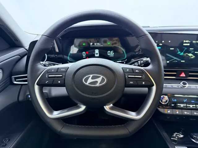Hyundai Elantra — Фото автомобиля 8