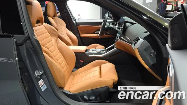 BMW i4 — Фото автомобиля 17