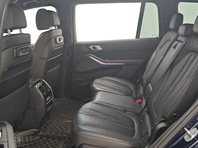 BMW X7 — Фото автомобиля 19