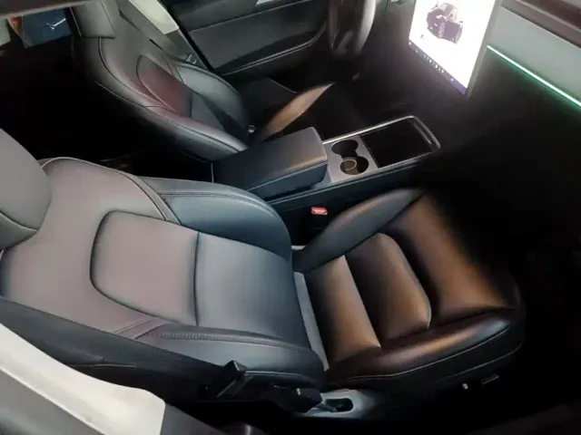 Tesla Model Y — Фото автомобиля 24