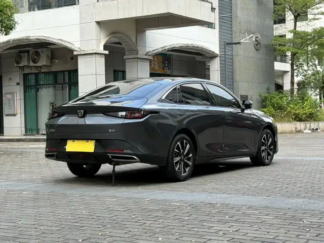 Changan Eado — Фото автомобиля 8