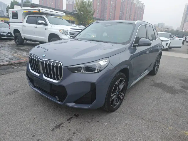Фотография автомобиля — BMW X1