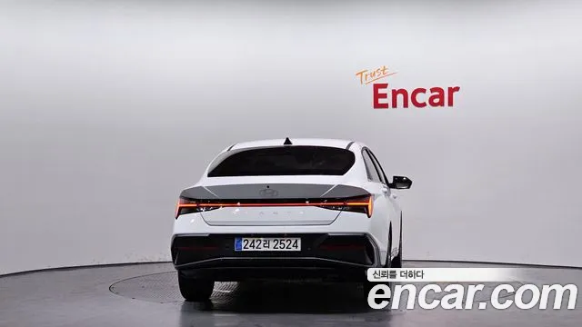 Hyundai AVANTE Inspiration — Фото автомобиля 4