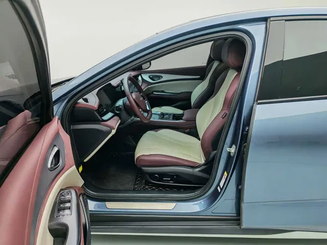 BYD Seal 07 DM-i — Фото автомобиля 18