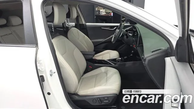 Kia Niro The All New Niro Signature — Фото автомобиля 11