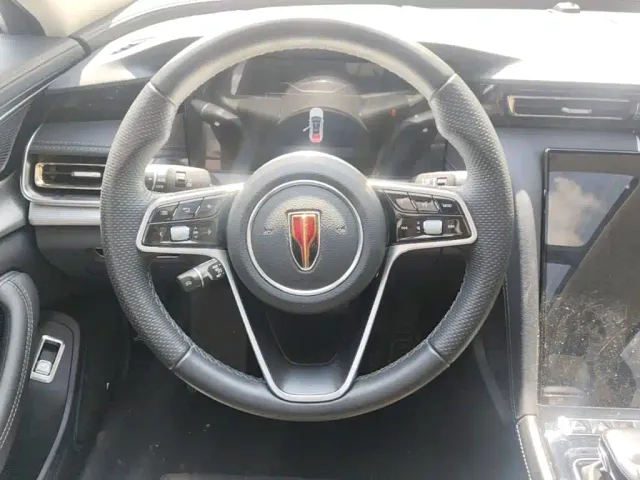 Hongqi H5 — Фото автомобиля 6