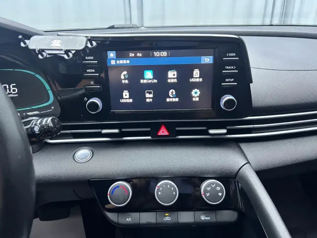 Hyundai Elantra — Фото автомобиля 8