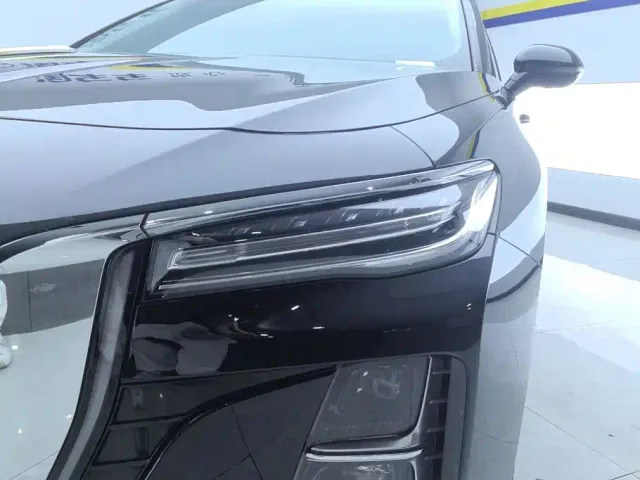 Hongqi H5 — Фото автомобиля 5