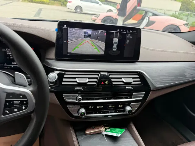 BMW 5 Series — Фото автомобиля 24