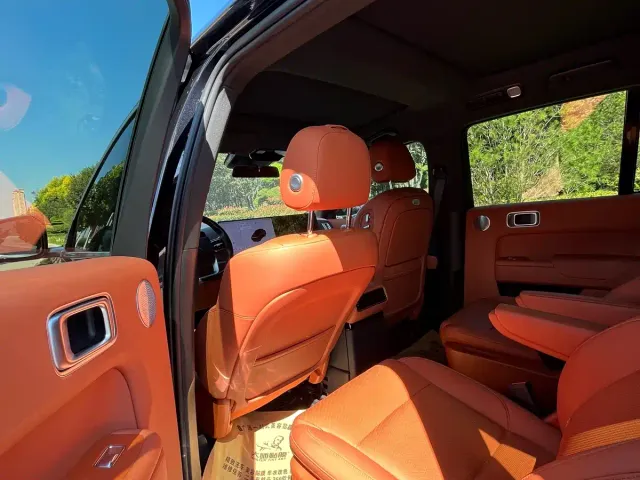 Li Auto L8 — Фото автомобиля 3