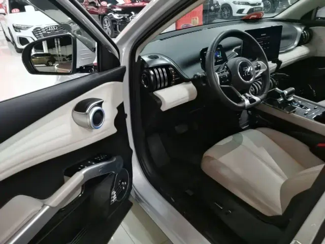 BYD Yuan PLUS — Фото автомобиля 15