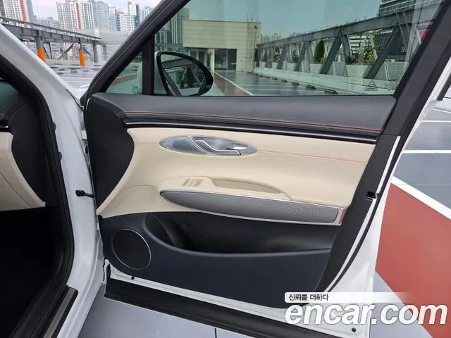 Genesis GV70 — Фото автомобиля 13