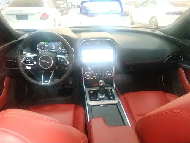 Jaguar XEL — Фото автомобиля 9
